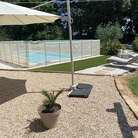 مبيت وإفطار Lédenon Au Mazet Du Parc المظهر الخارجي الصورة